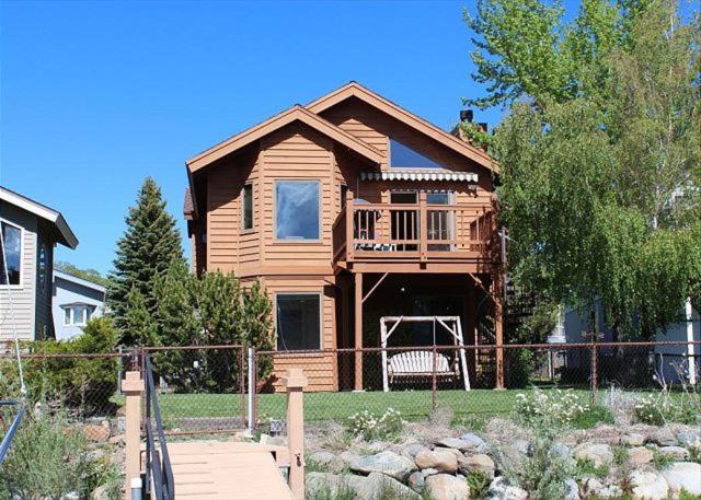 Popular attractions Area Nearby Property